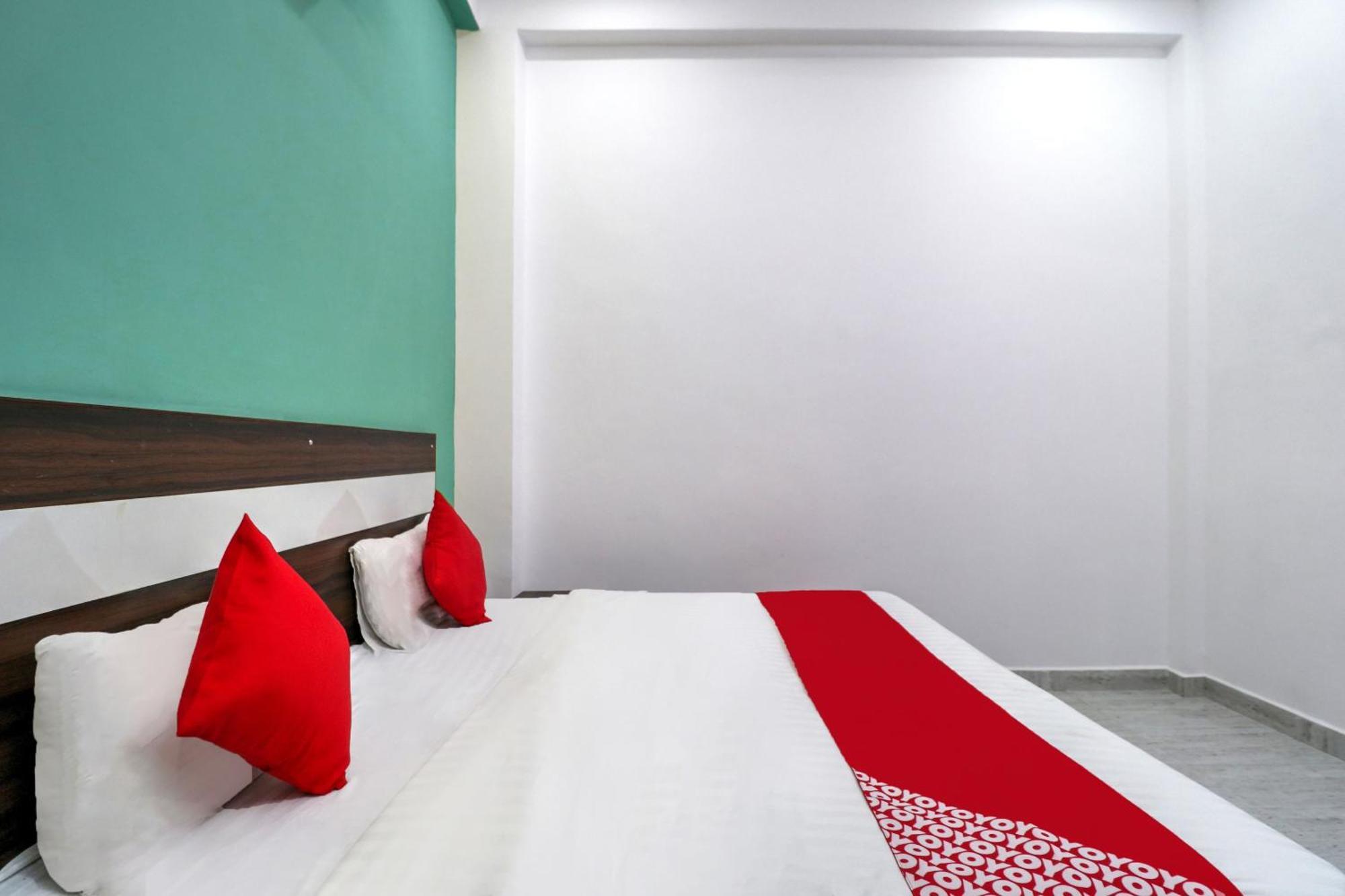 Hotel O 71370 White House Garhi Harsaru Экстерьер фото